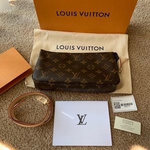 🌟NEW Louis Vuitton Monogram Pochette Accessories